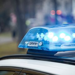 Die Polizei ist in Minden ausgerückt - wohl wegen eines versuchten Tötungsdeliktes. (Symbolbild) Foto: Daniel Vogl/dpa