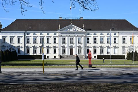 Die Sanierung des Berliner Amtssitzes des Bundespräsidenten soll dreistelligen Millionenbetrag kosten Foto: Elisa Schu/dpa
