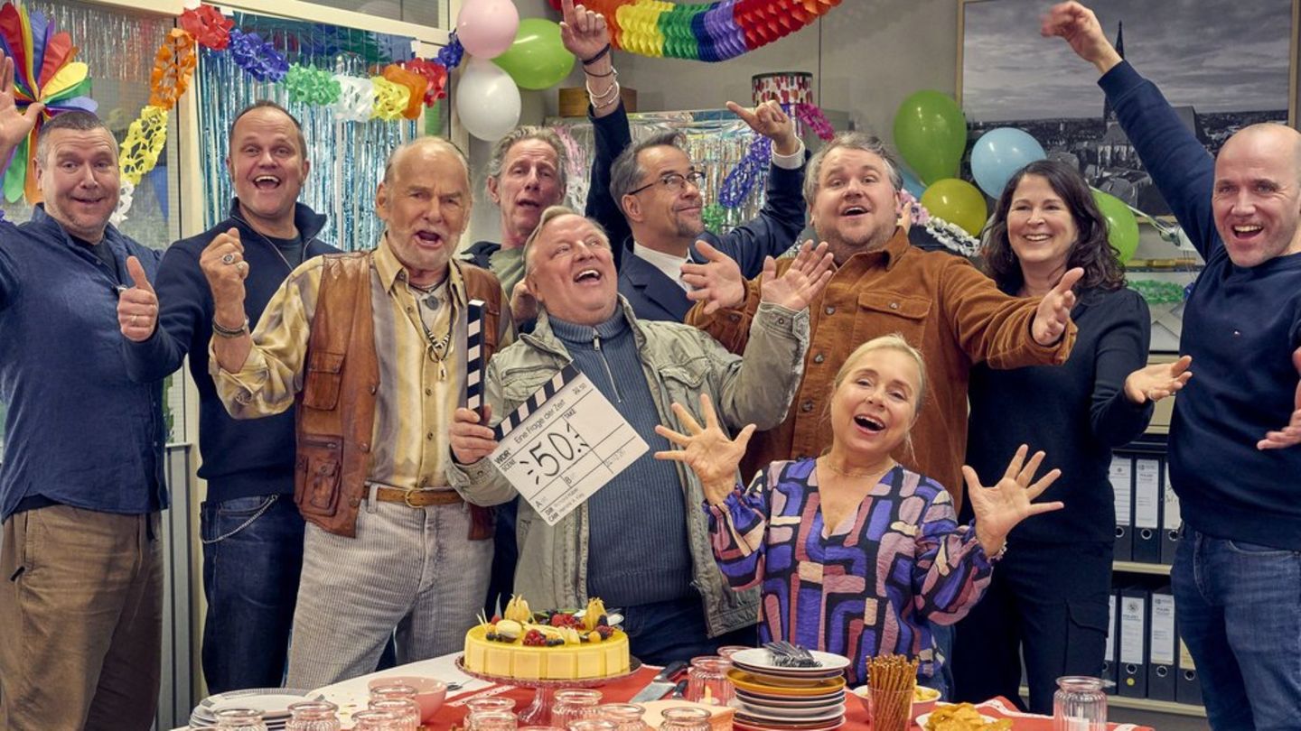 Mit einer Überraschungsparty im Präsidium nimmt der "Tatort: Eine Frage der Zeit" (AT) seinen Lauf.