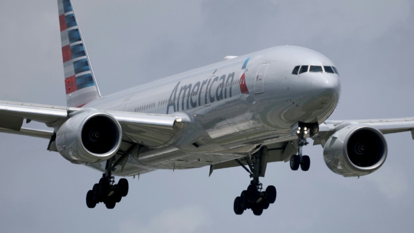 Mögliches Einschussloch an American-Airlines-Maschine nach Kolumbien-Flug entdeckt