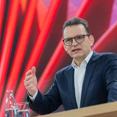 Vor allem der Betrieb von Verteilnetzen hat dem Energiekonzern Eon 2025 wieder satte Gewinne beschert. Foto: Rolf Vennenbernd/dp