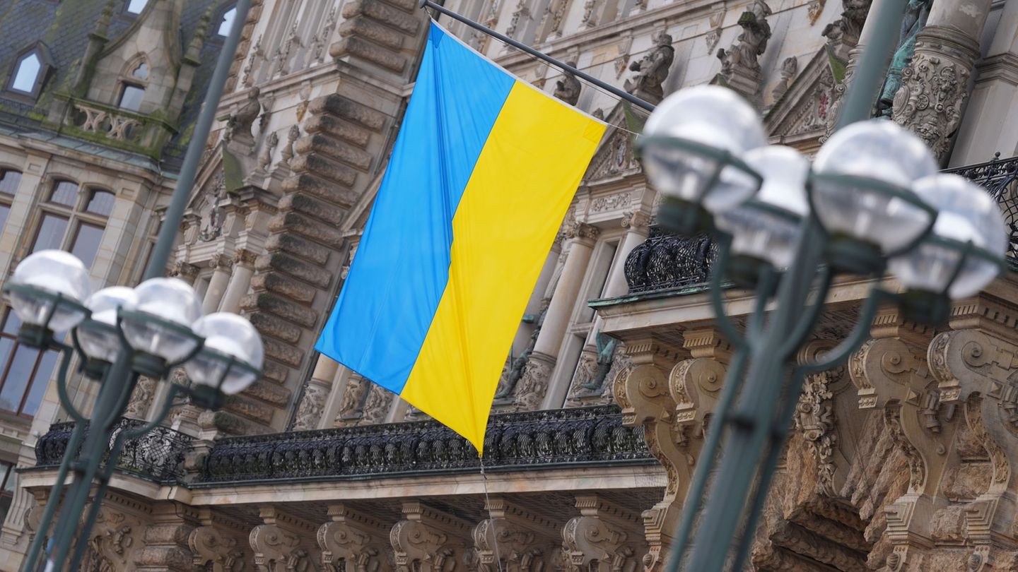 Eine Mehrheit der Hamburgischen Bürgerschaft erklärt sich mit der Ukraine uneingeschränkt solidarisch. Foto: Marcus Brandt/dpa