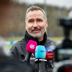 Zurück an der Förde: Trainer Tim Walter soll Holstein Kiel retten. Foto: Ulrich Perrey/dpa
