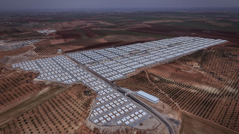 Das berüchtigte Al-Hol-Lager in Syrien von oben