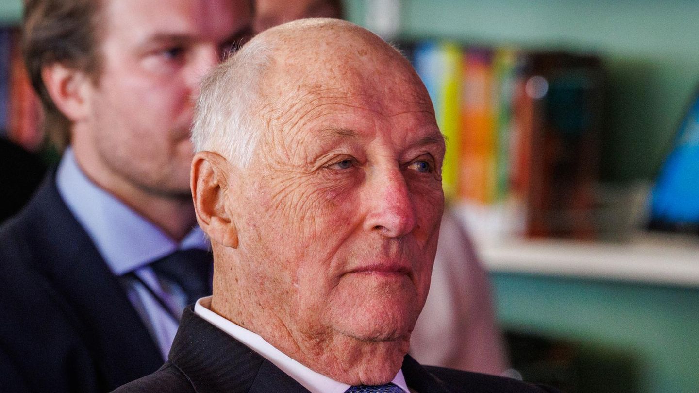 Im Krankenhaus: Leibarzt informiert über Zustand von König Harald von Norwegen