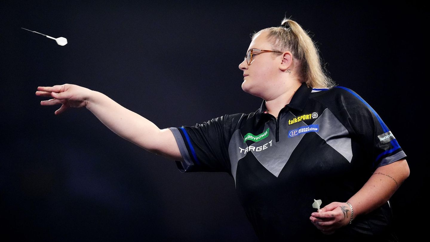 Kunststück in Leicester: 22-jährige Beau Greaves schreibt Darts-Geschichte