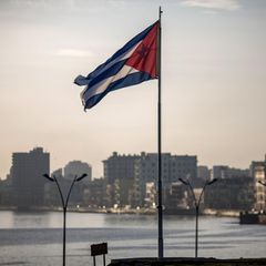 Die Flagge Kubas weht in Havanna in Kuba (Symbolfoto)