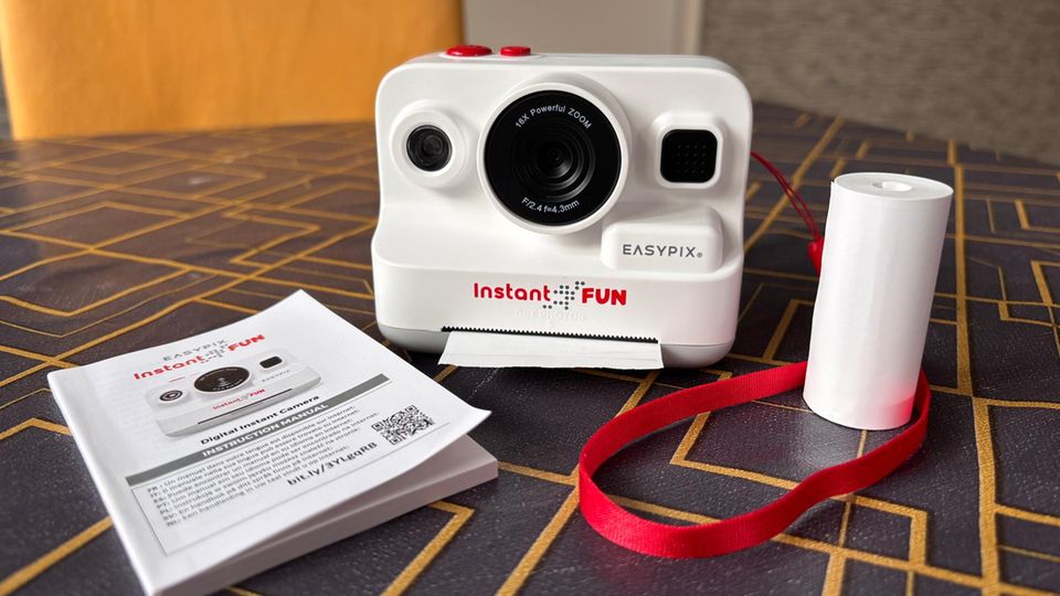 Sofortbildkamera Test: Der Lieferumfang der EasyPix InstantFun