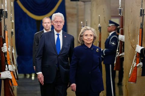 Lange weigerten sie sich, doch nun werden die Clintons vor dem Kongress aussagen. (Archivbild) Foto: Melina Mara/Pool The Washin