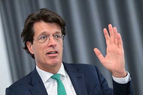 Schaeffler-CEO Rosenfeld: "Wir glauben an die E-Mobilität. Aber es wird noch eine lange Zeit auch Antriebe mit Verbrennungsmotor