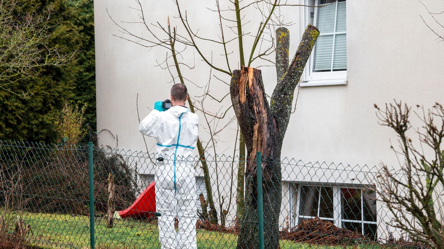 Vier Leichen gefunden: Vater aus Oberfranken soll Frau und Kinder im Schlaf erschossen haben