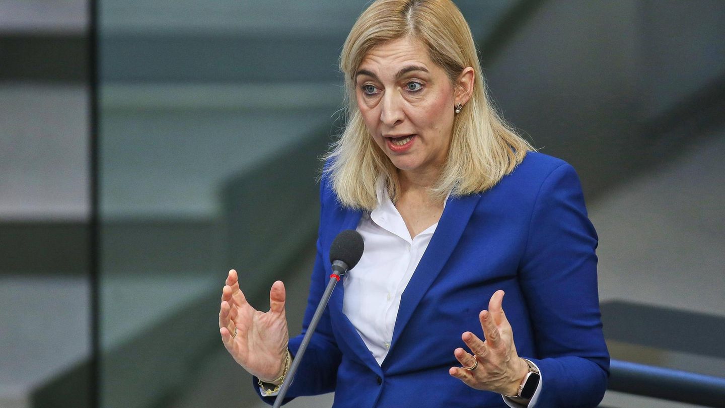 Bundesgesundheitsministerin Nina Warken