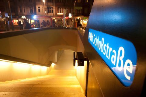 Auch der U-Bahnhof Schloßstraße wird wieder regulär angefahren. (Symbolbild) Foto: Jörg Carstensen/dpa