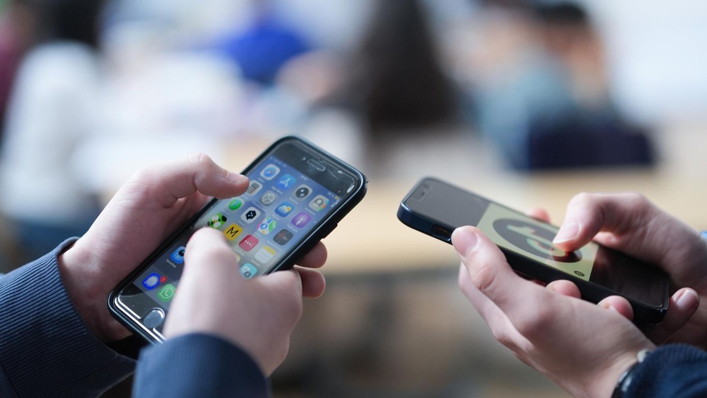 Abitur-Jahrgang: Wie sich eine Whatsapp-Gruppe zerlegt – und was das über unser Land aussagt