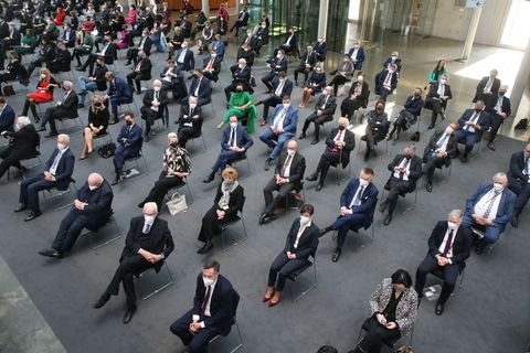 Im Jahr 2022 wählt die Bundesversammlung unter Corona-Bedingungen Bundespräsident Frank-Walter Steinmeier für eine zweite Amtsze