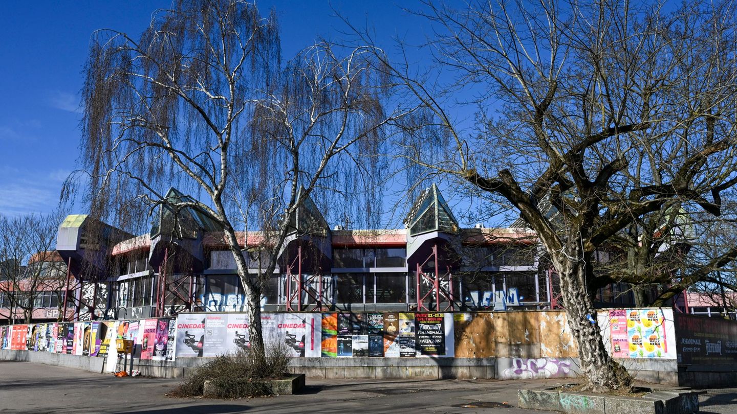 Soll einem Wohnquartier samt Schule weichen: Das SEZ. Foto: Jens Kalaene/dpa