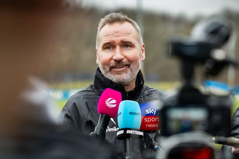 Trainer Tim Walter bei seiner Vorstellung in Kiel. Foto: Ulrich Perrey/dpa