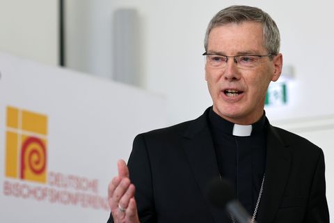 Heiner Wilmer, neuer Chef der deutschen Bischöfe, findet, viele Ukrainer in Deutschland streben "Teilhabe" an. (Archivbild) Foto