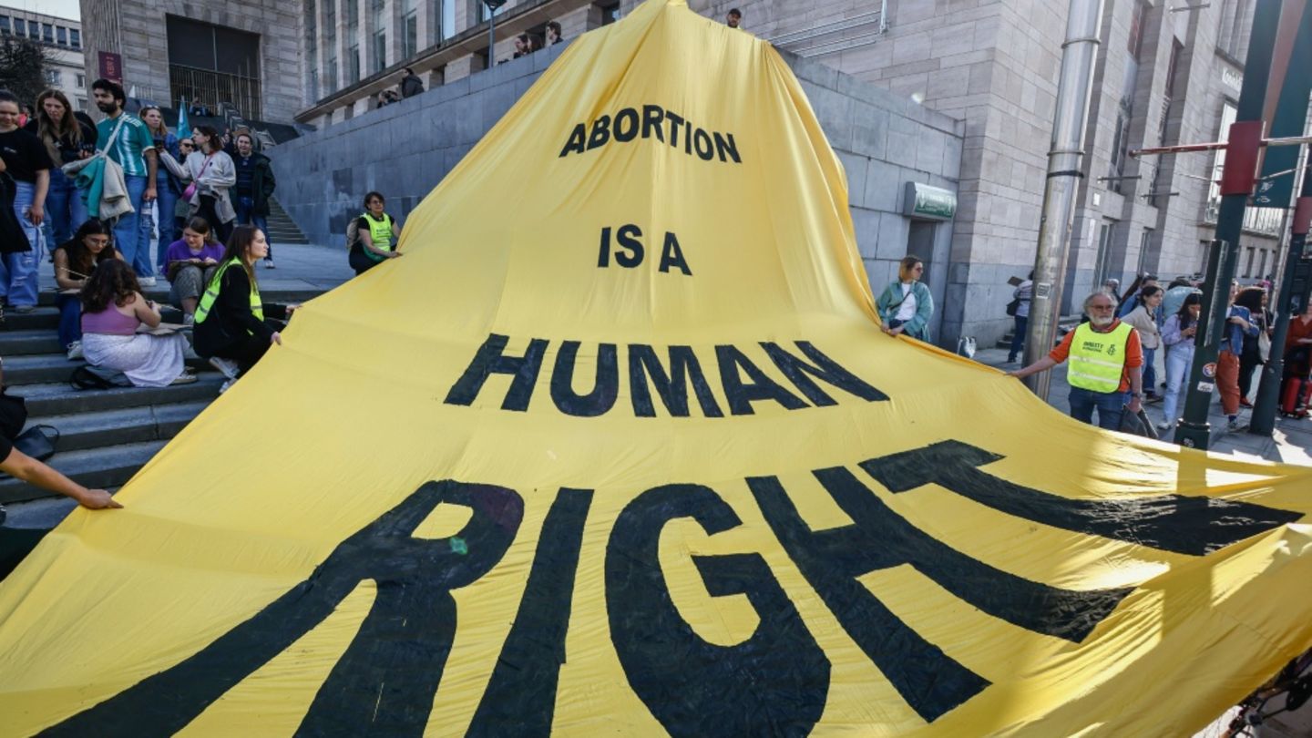 Protest für besseren Zugang zu Abtreibungen