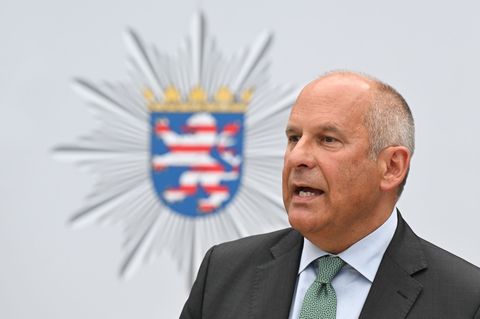 "Unser Sozialstaat ist kein Selbstbedienungsladen", sagte Minister Poseck. (Archivbild) Foto: Arne Dedert/dpa