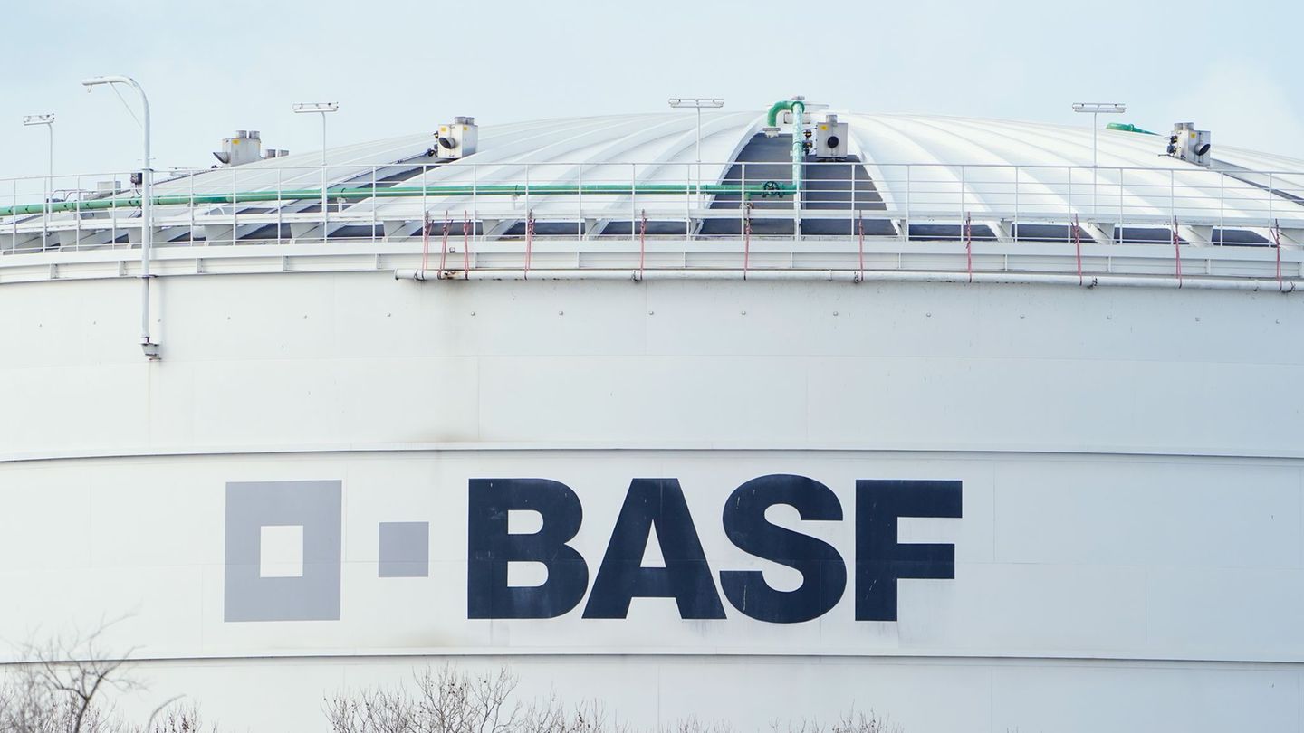 Der Chemiekonzern BASF präsentiert seine Jahreszahlen. (Archivbild) Foto: Uwe Anspach/dpa