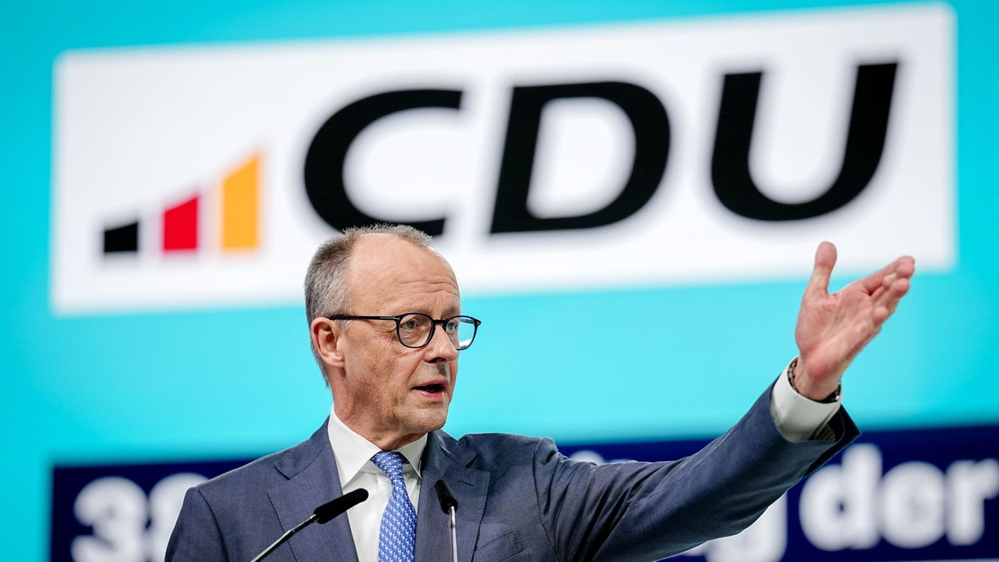 Wahlkampf-Veranstaltung: Merz und Rhein starten Kommunalwahl-Endspurt in Volkmarsen