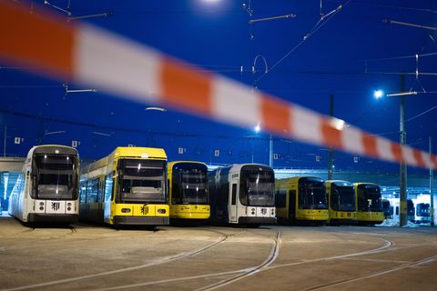 Bereits am 2. Februar hatte die Gewerkschaft Verdi die Mitarbeiter kommunaler Verkehrsbetriebe in Sachsen zum Warnstreik aufgeru