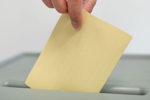 Acht Kandidaten wollen Oberbürgermeister in Baden-Baden werden. (Symbolbild) Foto: Uwe Anspach/dpa