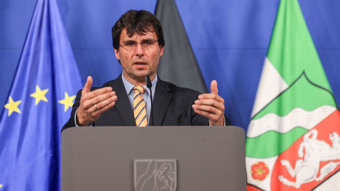 Finanzminister Marcus Optendrenk (CDU) nennt das Rechenzentrum das "digitale Rückgrat der Finanzverwaltung". (Archivfoto) Foto: