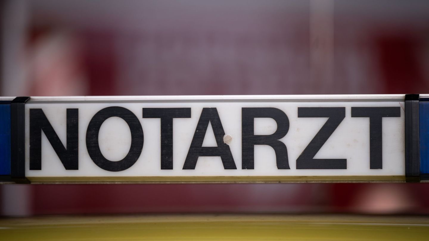 Wie es zu dem Einsturz der Mauer kam, ist bisher unklar. (Symbolbild) Foto: Sebastian Gollnow/dpa