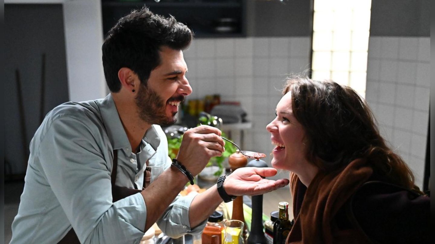 "Alles was zählt": Matteo (l.) und Emma kommen sich immer näher.