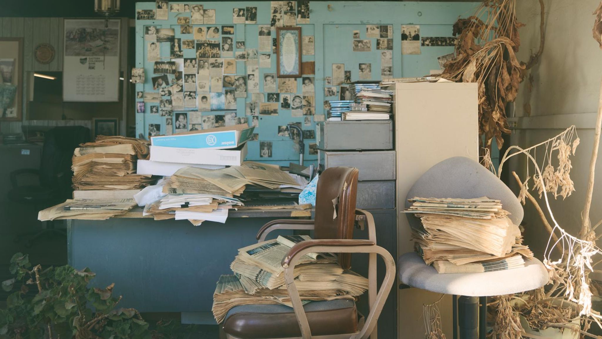 Schaufensterblick in die Vergangenheit: Lokalredaktionen in den USA schließen in unaufhaltbarem Tempo. Hier das alte Büro des „Range Ledger“ in Cheyenne Wells, Colorado.