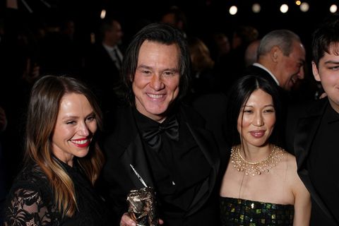 Jim Carrey mit seiner Freundin Mina (M.) in Paris. Mit dabei waren auch seine Tochter und sein Enkelsohn.