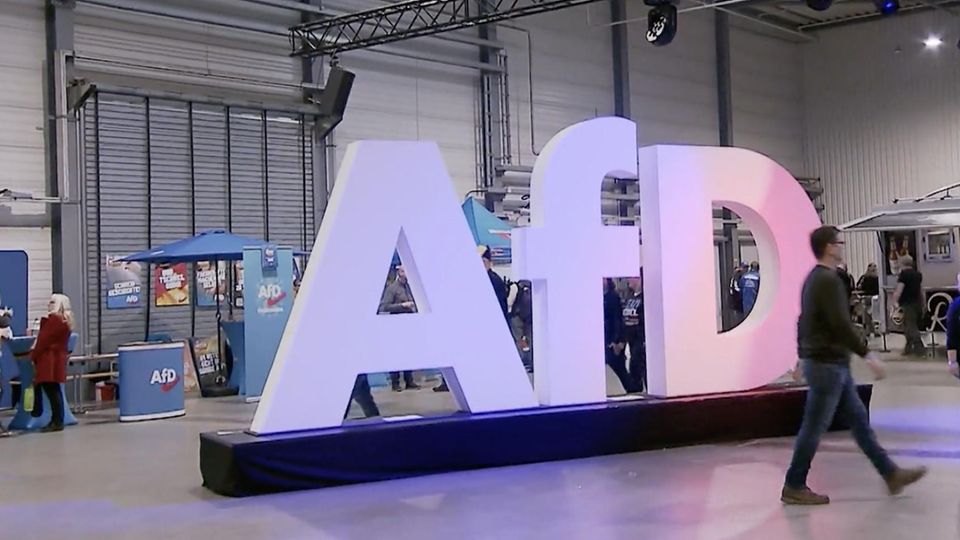 Ein Aufsteller der AfD