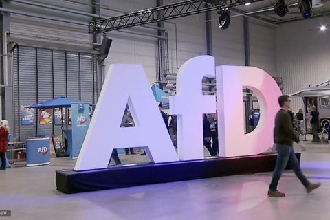 Ein Aufsteller der AfD