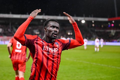 Sirlord Conteh und der 1. FC Heidenheim wollen in Bremen die Wende im Abstiegskampf schaffen. Foto: Harry Langer/dpa