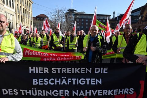 Erfurt ist vom Warnstreik im Nahverkehr massiv betroffen. Foto: Martin Schutt/dpa