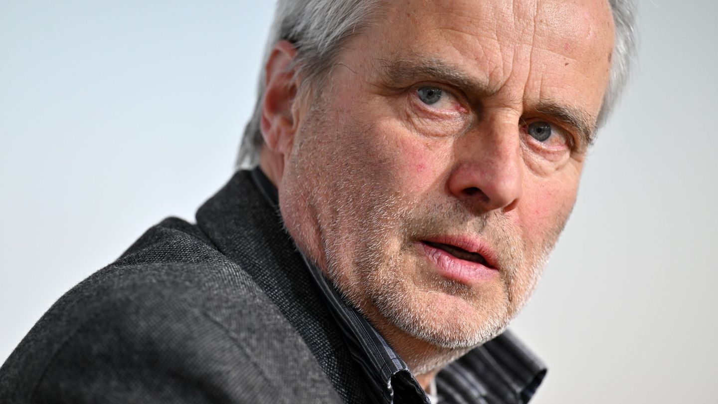 Thüringens BSW-Fraktionschef Frank Augsten ist gegen ein AfD-Verbotsverfahren auf Landesebene. (Archivbild) Foto: Martin Schutt/