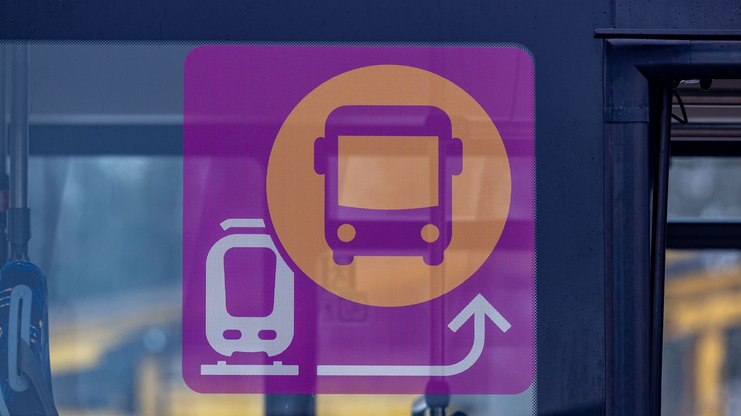 Wegen Bauarbeiten am Bahnhof Herford werden mehrere Zugverbindungen im Nahverkehr durch Busse ersetzt. (Archivbild) Foto: Armin