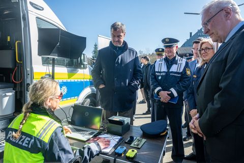 Die bayerische Staatsregierung ist mit der Bilanz der Grenzpolizei zufrieden. Foto: Armin Weigel/dpa