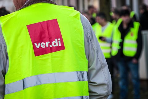 Verdi hat den Nahverkehr mit einem Warnstreik lahmgelegt. Foto: Focke Strangmann/dpa