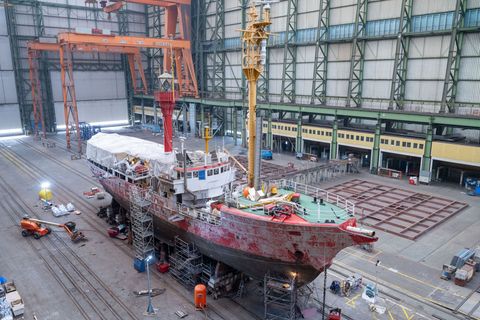 Für den Schiffbauer Strela Shiprepair soll bald Schluss sein auf dem Werftgelände in Stralsund. (Archivbild) Foto: Stefan Sauer/