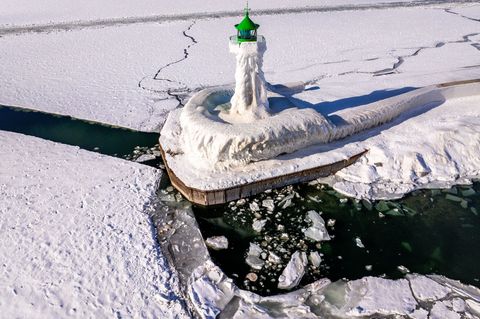 MV erlebte den schneereichsten Winter seit 2012. (Archivbild) Foto: Jens Büttner/dpa