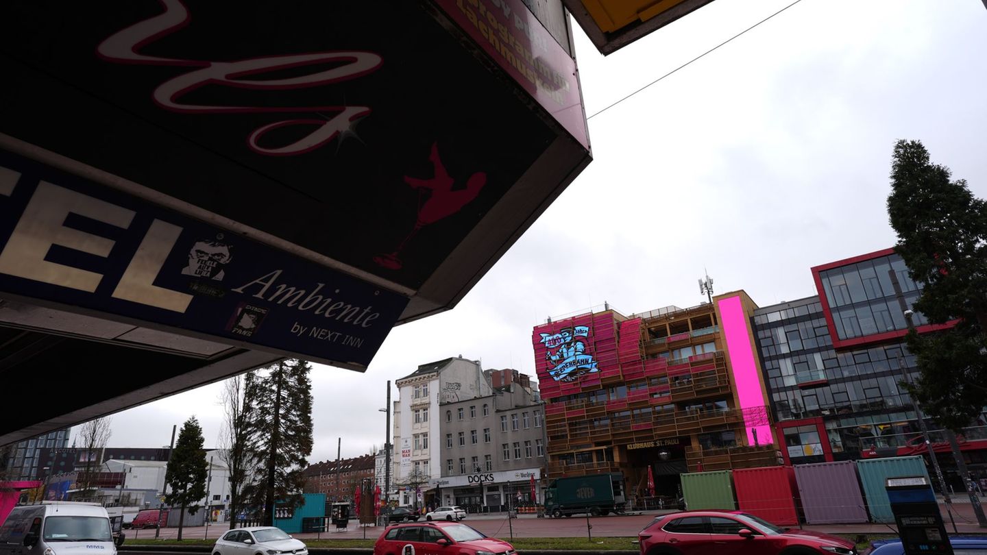 Verkehr: Reeperbahn bekommt dauerhafte Rad- und Busspuren