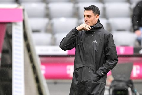Albert Riera und die Eintracht wollen gegen Freiburg gewinnen (Archivbild). Foto: Harry Langer/dpa