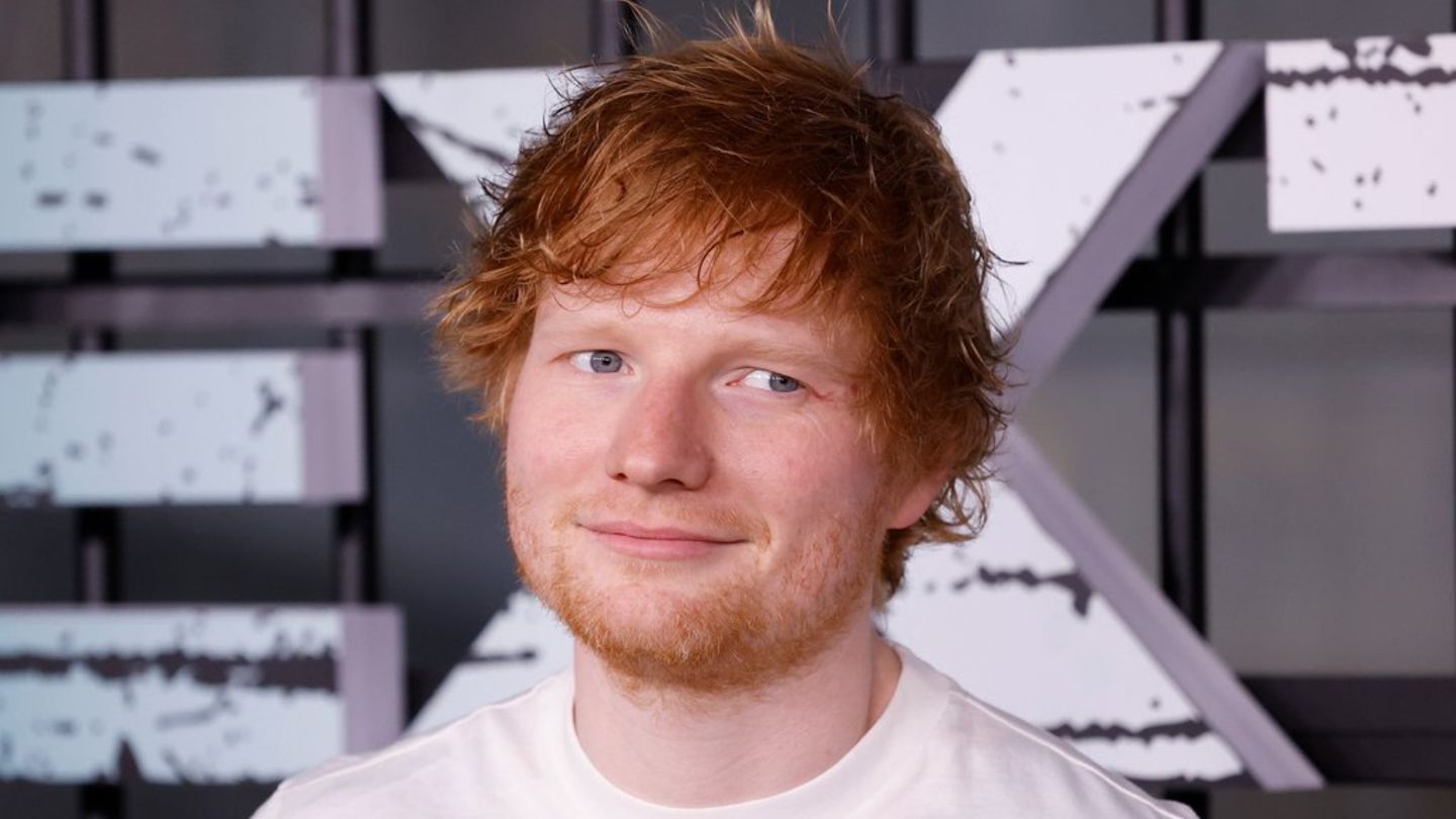 Ed Sheeran auf der Premiere von Chris Hemsworths Film "Extraction 2" in New York City.