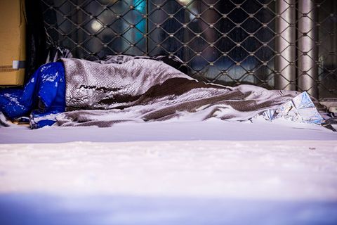 Wer diesen Winter auf der Straße ausharrt, muss bei eisigen Temperaturen ums Überleben kämpfen. (Archivbild) Foto: Moritz Franke