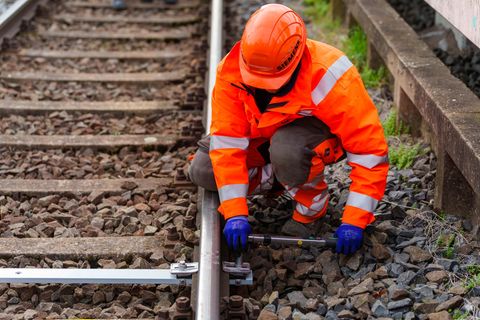 Die Arbeiten dauern fast den gesamten März (Archivbild) Foto: Andreas Arnold/dpa