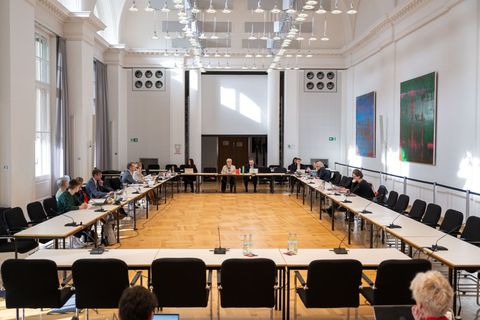 Die Mitglieder im Untersuchungsausschuss zur Vergabe von Fördermitteln haben noch viele Fragen. Foto: Christophe Gateau/dpa