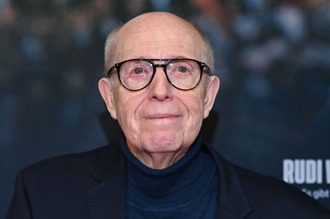 Die Entscheidung zur Operation traf Calmund auch seiner Tochter zuliebe (Archivbild). Foto: Arne Dedert/dpa